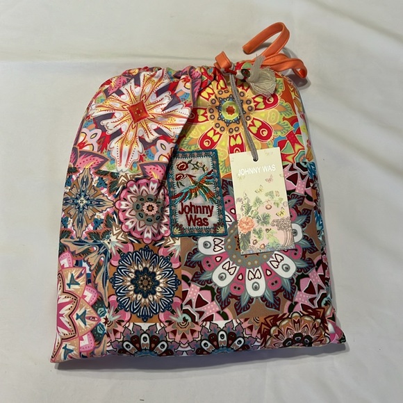 Johnny Was Kaleida Beach Blanket 40"x70" NWT - Picture 5 of 11